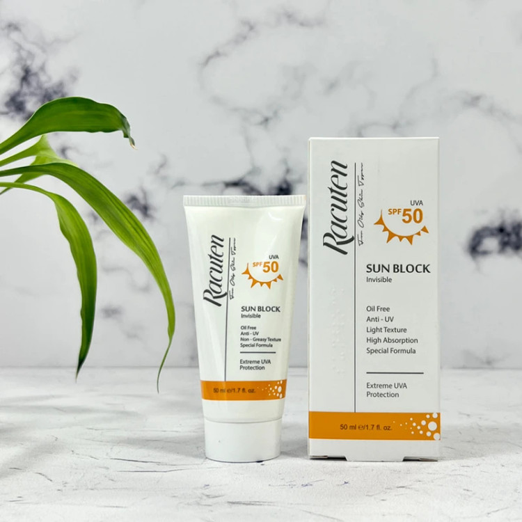 کرم ضد آفتاب بی رنگ راکوتن (Rakuten) SPF50 - مخصوص پوستهای حساس | بدون رد سفید | حجم ۵۰ میلیلیتر